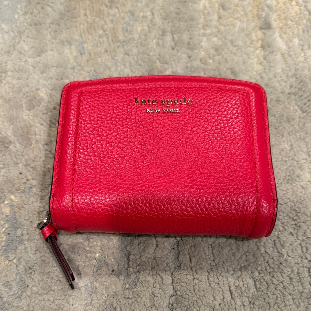 KATE SPADE NY STACI SMALL L-ZIP BIFOLD WALLET IN RED in like new condition